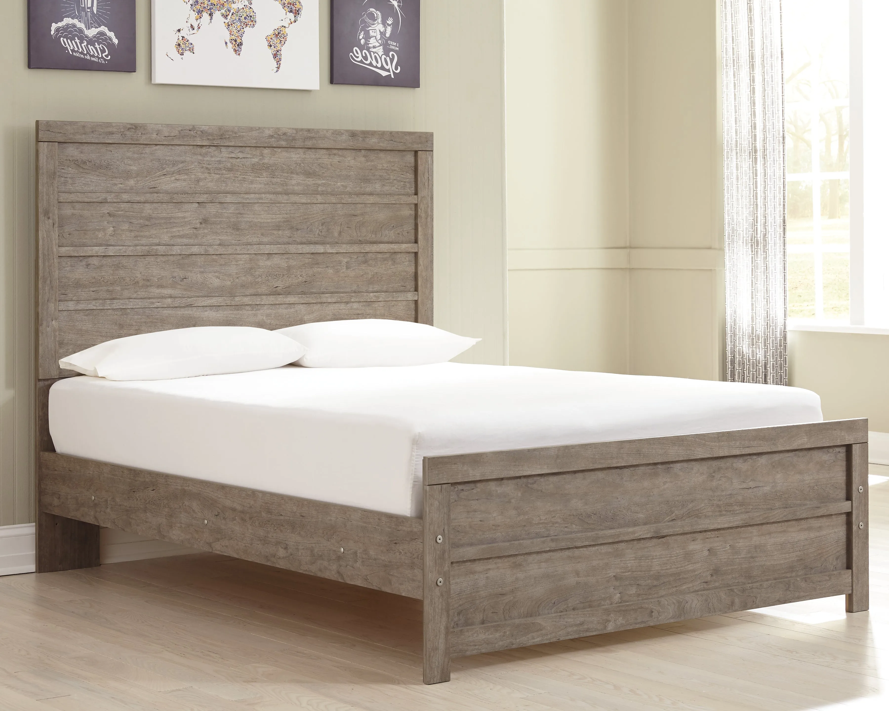 Culverbach Full Panel Bed with Nightstand in Gray