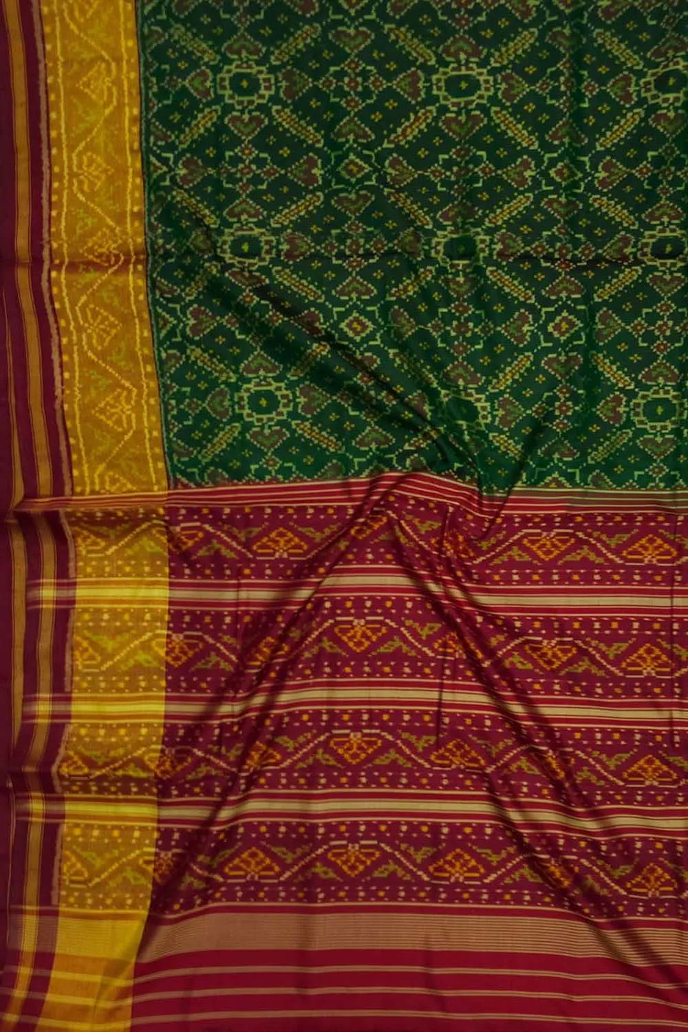 Exquisite Green Patola Single Ikat Handloom Silk Saree: A Timeless Elegance