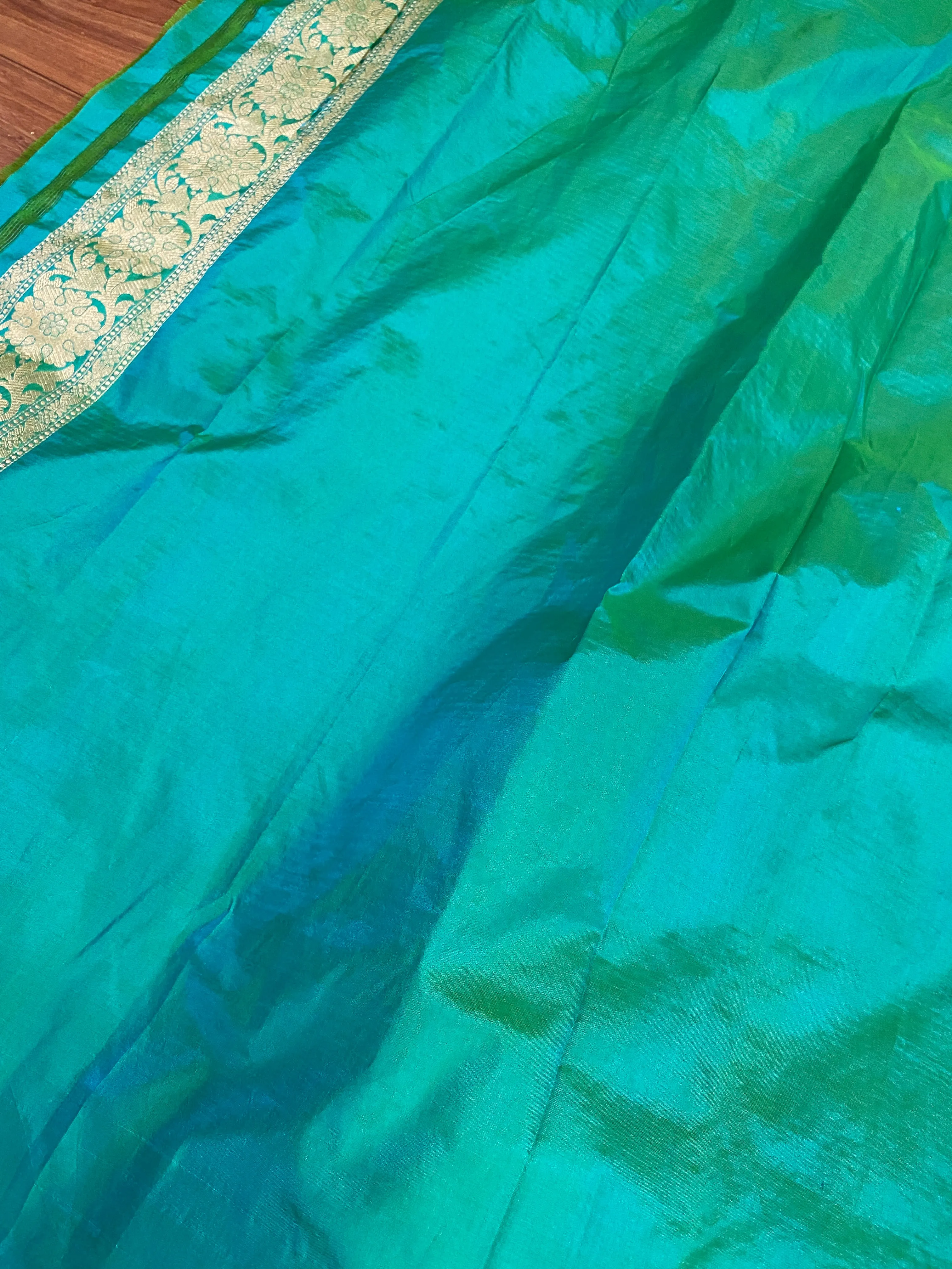 Green Pure Silk Traditional Banarasi Saree with Kadhwa Butis