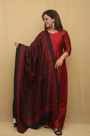 Hand-Embroidered Kantha Silk Dupatta with Warli Design