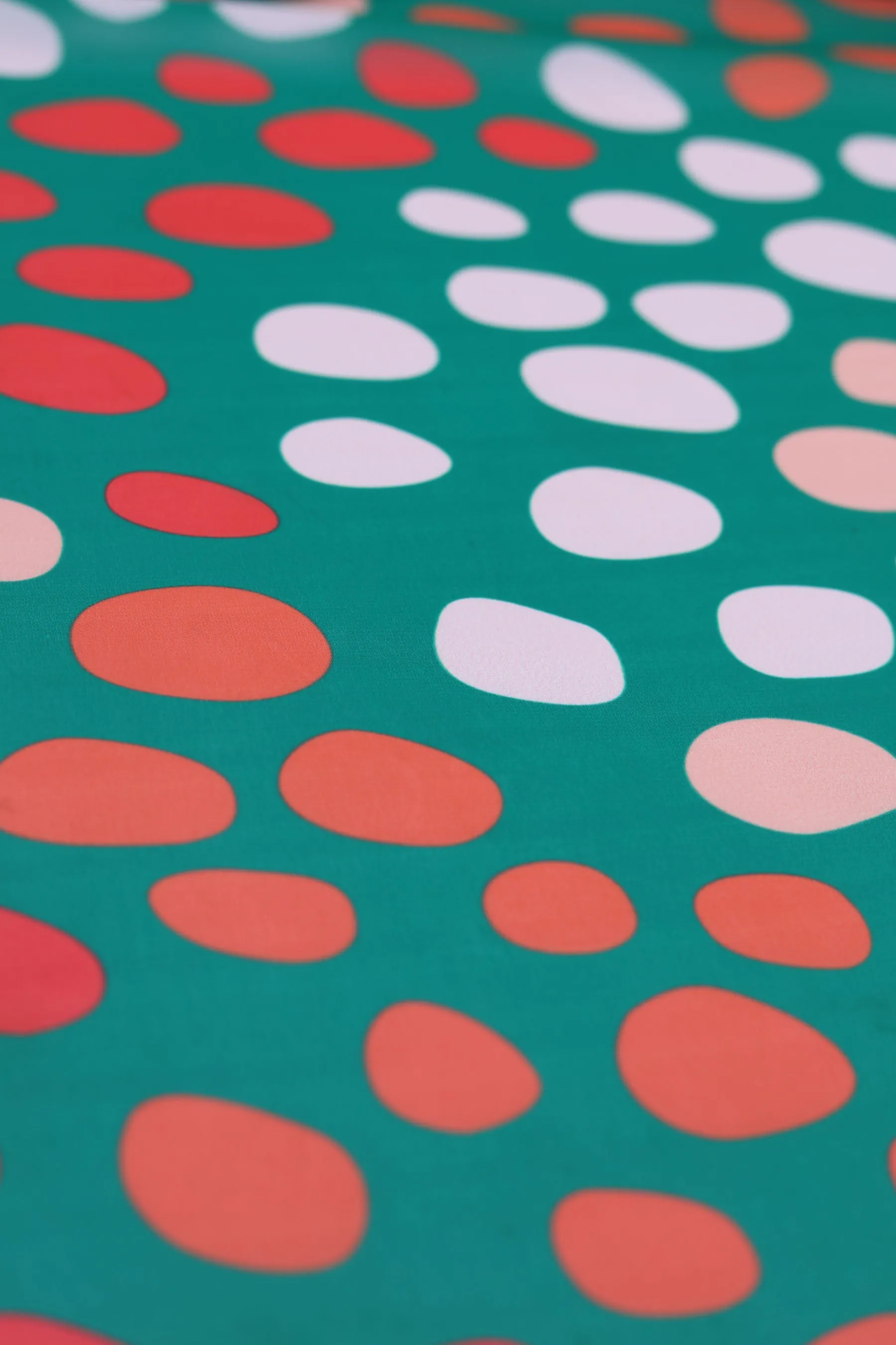 Multicolor Dots Pattern Printed Georgette Fabric