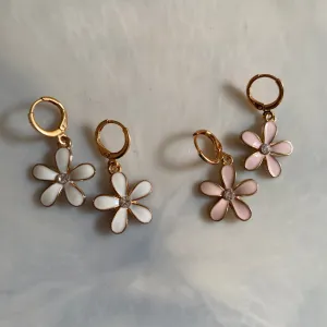 PERIWINKLE FLOWER EARRINGS