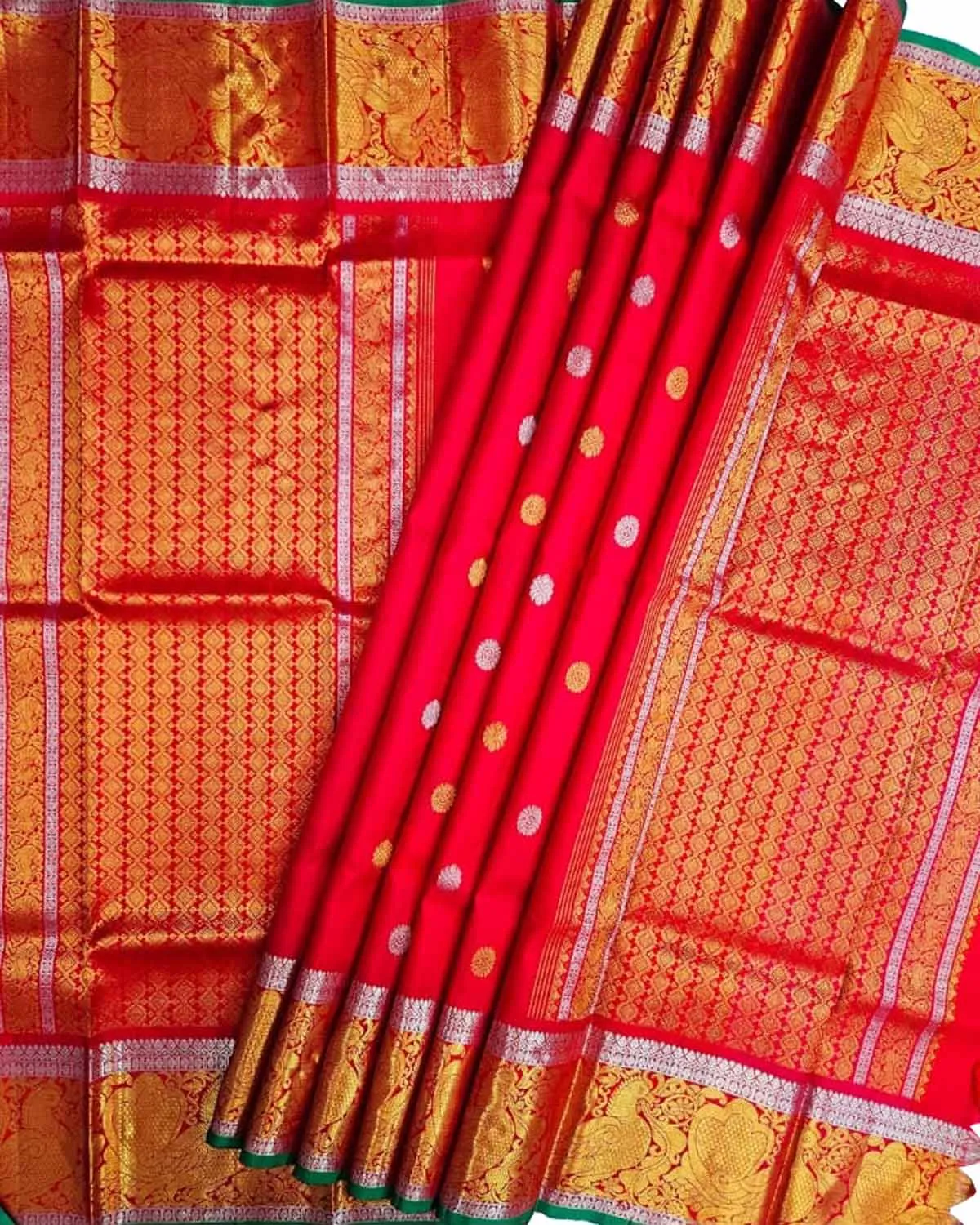 Red Kanjeevaram Silk Dupatta: Handloom Elegance