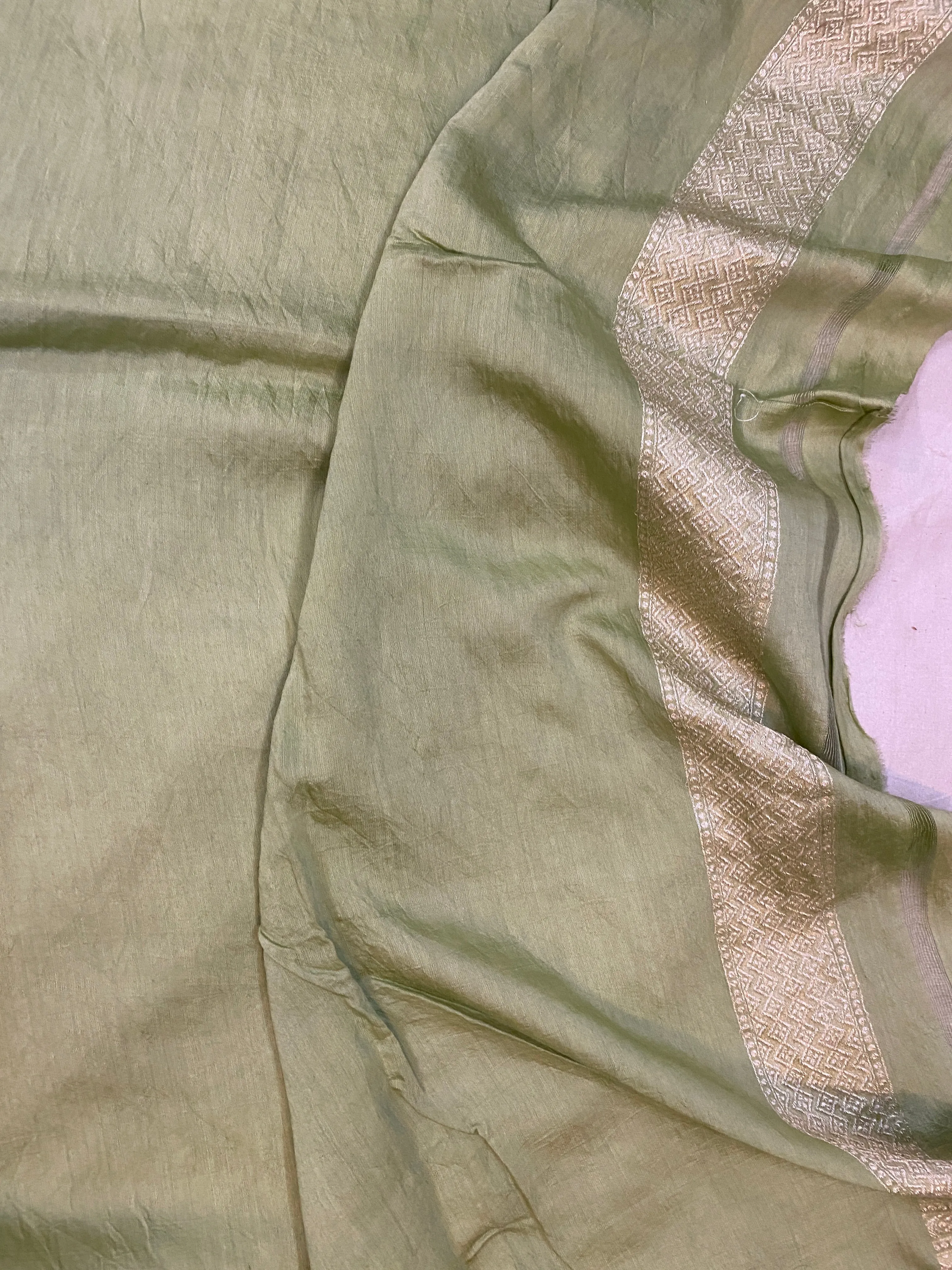 The Pastel Green Handloom Pure Moonga Silk Banarasi Saree