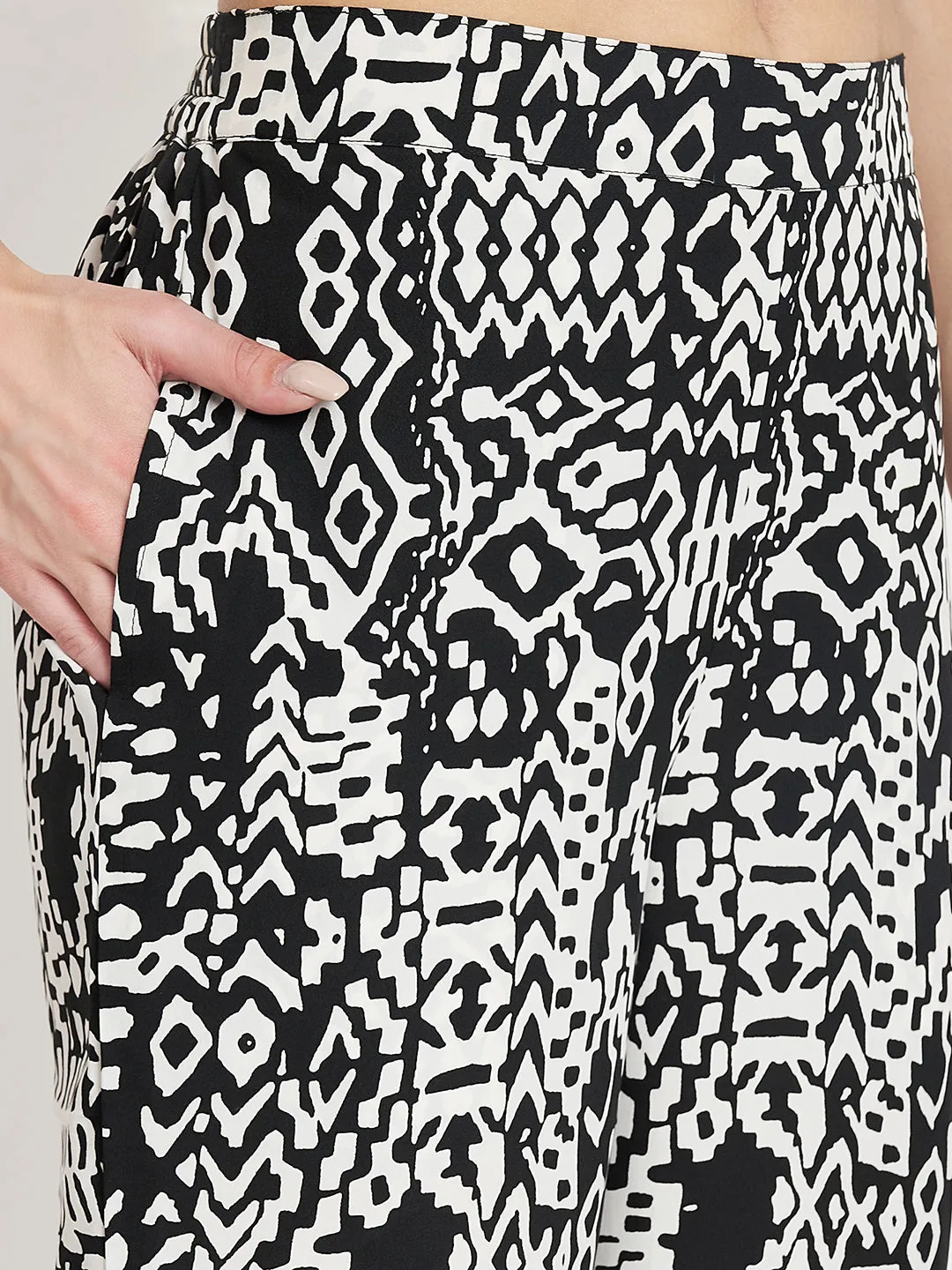 Women Abstract Printed Mid-Rise Flared Wide Leg Trouser